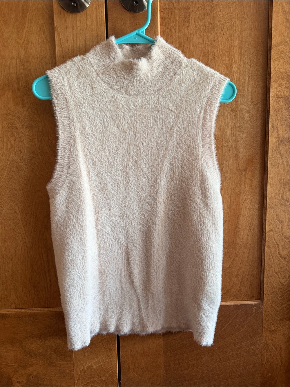 Cozy Plush Mock Neck Sleeveless Tank in Cream sz S. Bailey/44 - Picture 2 of 6